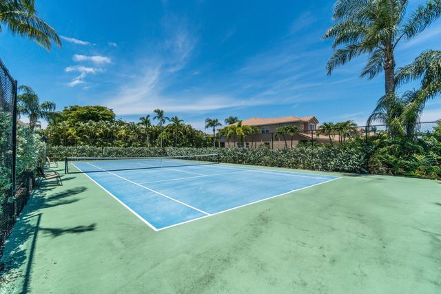 5827 Via De La Plata Circle, Delray Beach, FL 33484