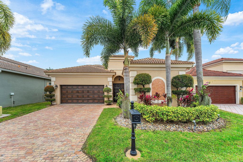 5827 Via De La Plata Circle, Delray Beach, FL 33484