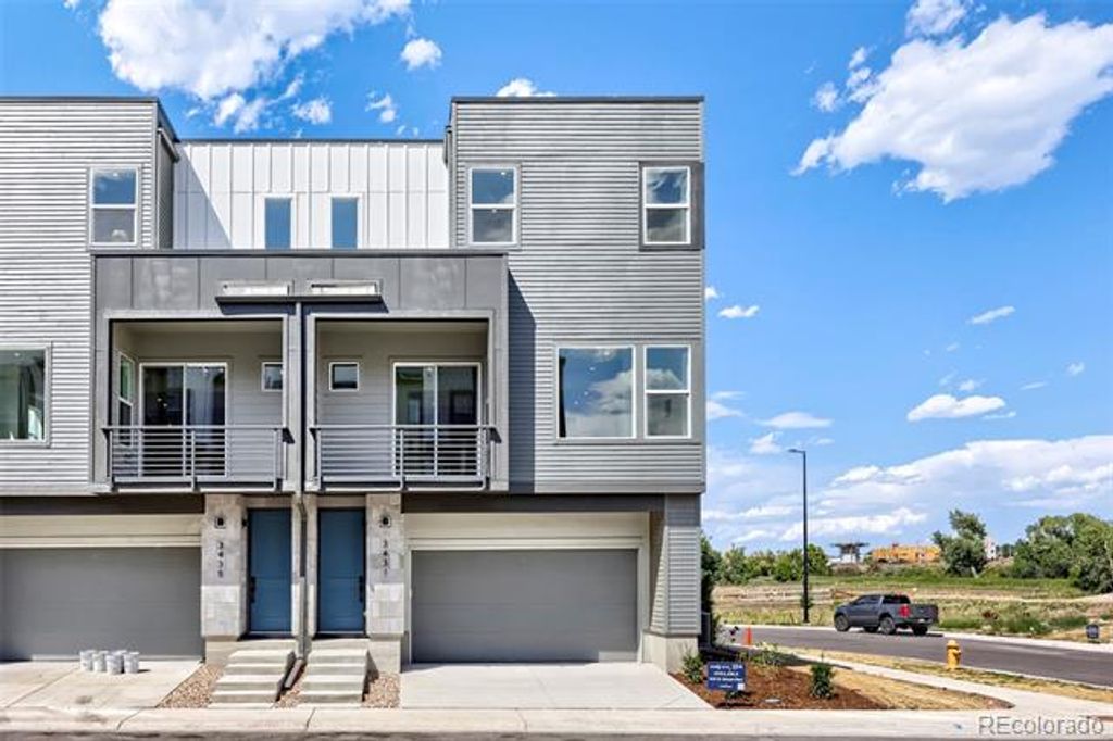 3431 W Elmhurst Place, Littleton, CO 80120
