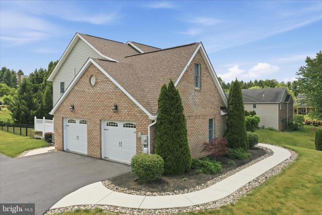 1381 GARMAN DRIVE, Chambersburg, PA 17202