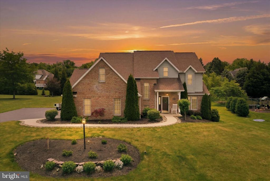 1381 GARMAN DRIVE, Chambersburg, PA 17202