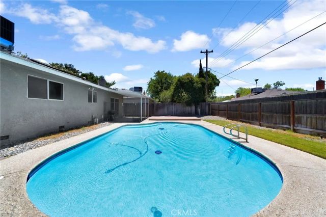 5761 N Callisch, Fresno, CA 93710
