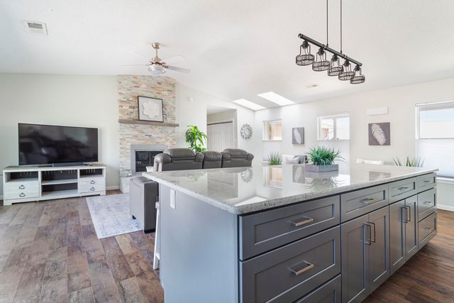 1110 Valley View Drive SW, Los Lunas, NM 87031