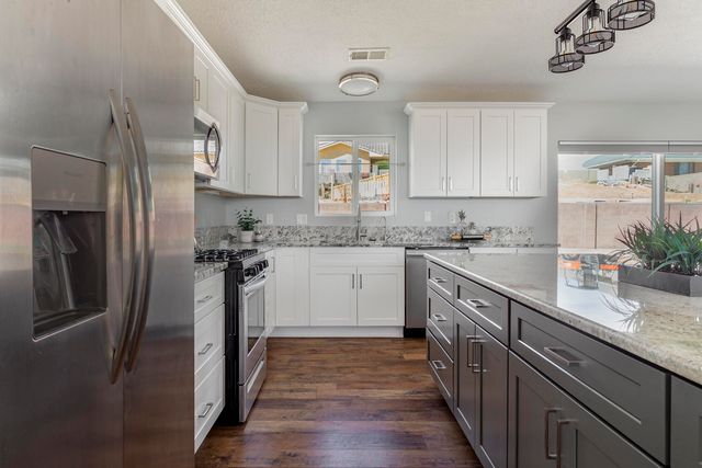 1110 Valley View Drive SW, Los Lunas, NM 87031