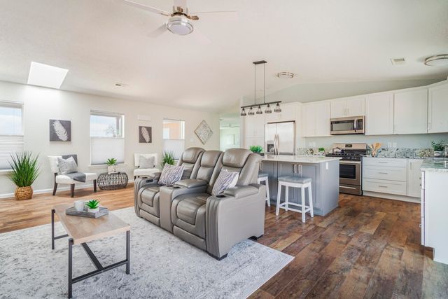 1110 Valley View Drive SW, Los Lunas, NM 87031