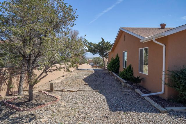 1110 Valley View Drive SW, Los Lunas, NM 87031