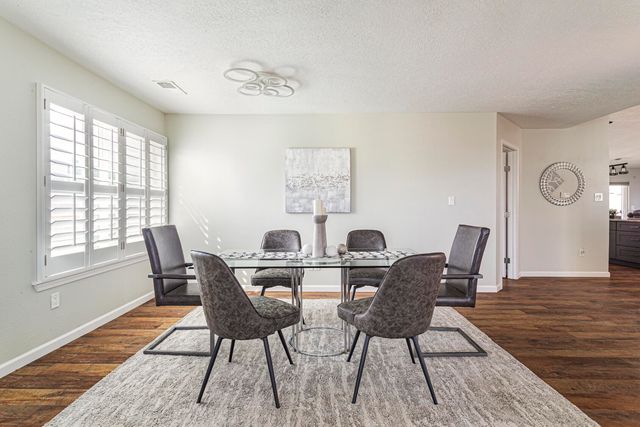 1110 Valley View Drive SW, Los Lunas, NM 87031