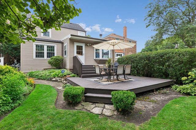7822 W Thorndale Avenue, Chicago, IL 60631