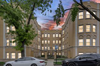 7401 N Hoyne Avenue 3, Chicago, IL 60645