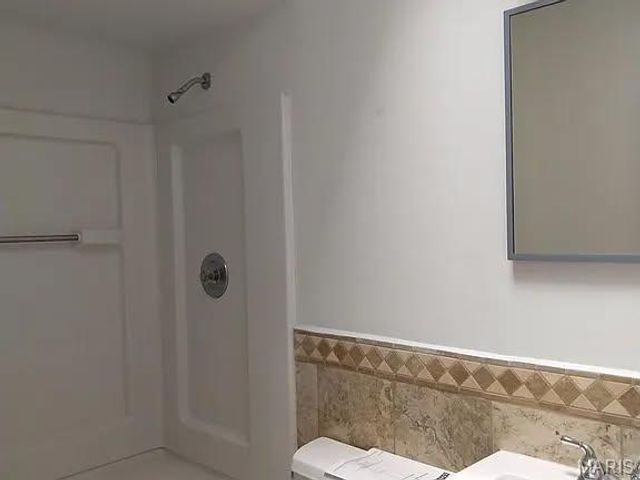 547 Blazedwood Drive, Ballwin, MO 63021