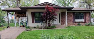 547 Blazedwood Drive, Ballwin, MO 63021