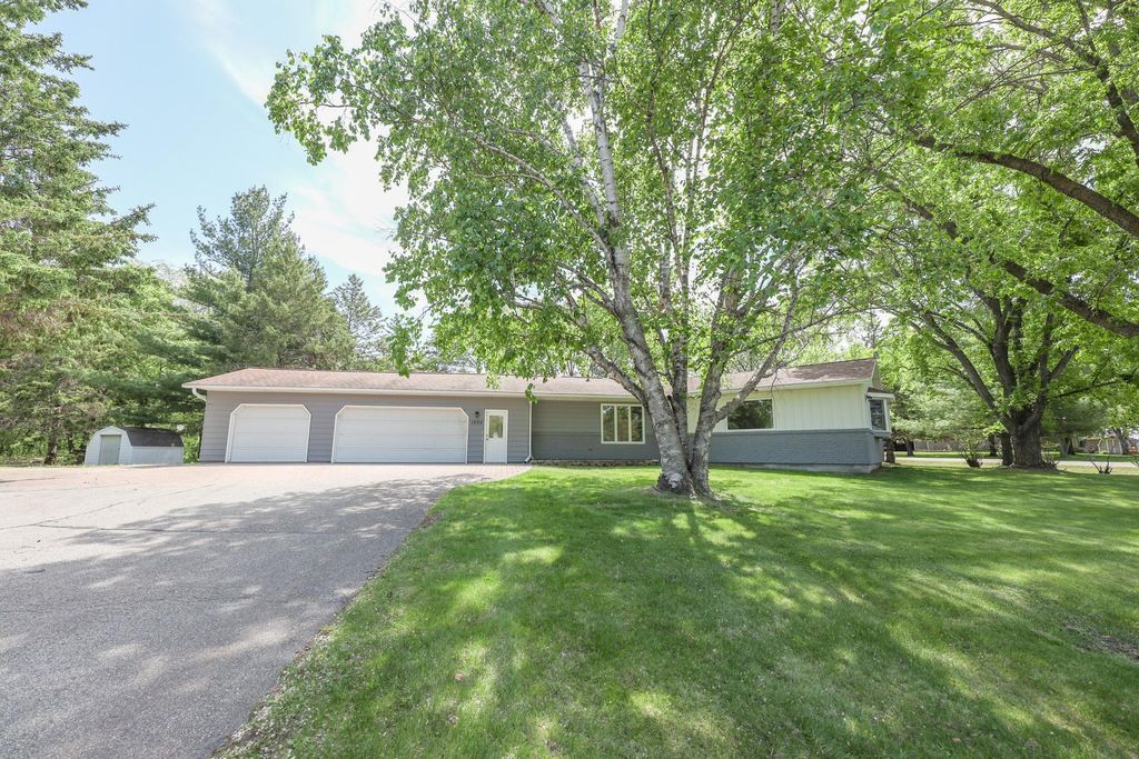 1202 Ridgeview Terrace NE, Alexandria, MN 56308