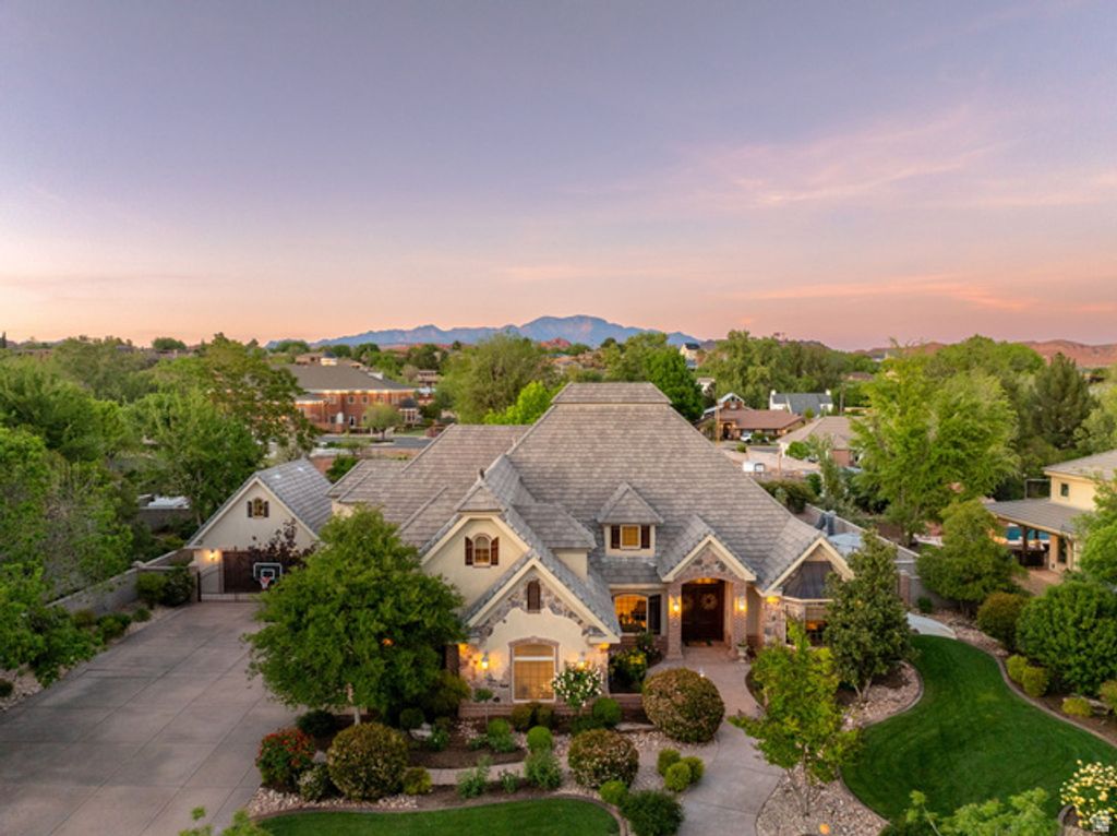 2840 COTTONWOOD CIR, Santa Clara, UT 84765