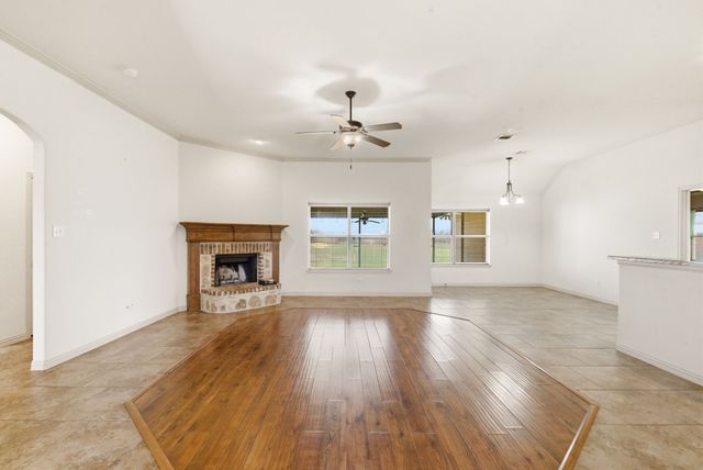 119 Cooperstown Drive, Springtown, TX 76082