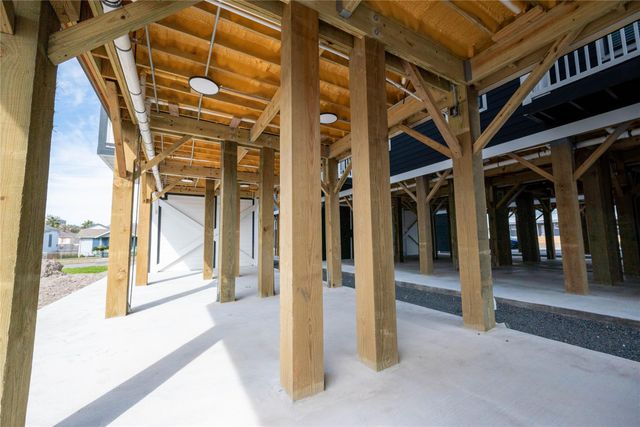 805 Avenue K b, Galveston, TX 77550