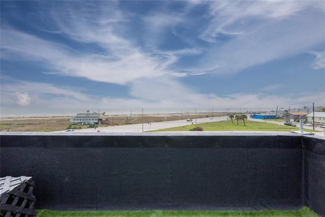 805 Avenue K b, Galveston, TX 77550