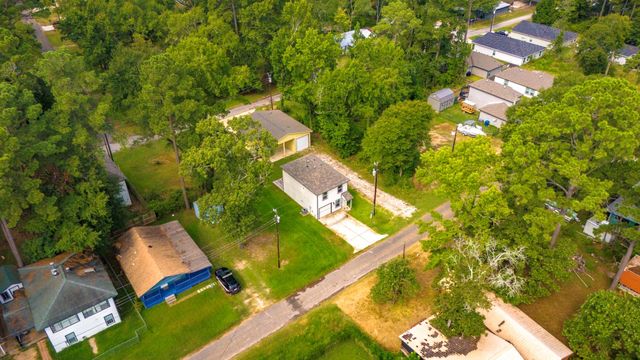 155 Cherry Tree, Livingston, TX 77351