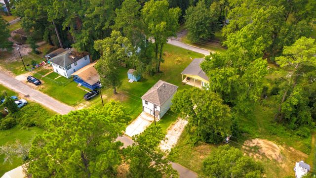 155 Cherry Tree, Livingston, TX 77351