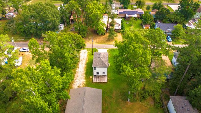 155 Cherry Tree, Livingston, TX 77351
