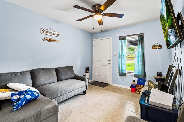 155 Cherry Tree, Livingston, TX 77351
