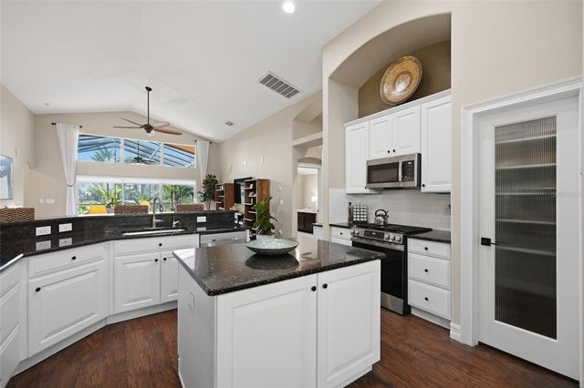 12012 LONGVIEW LAKE CIRCLE, Bradenton, FL 34211