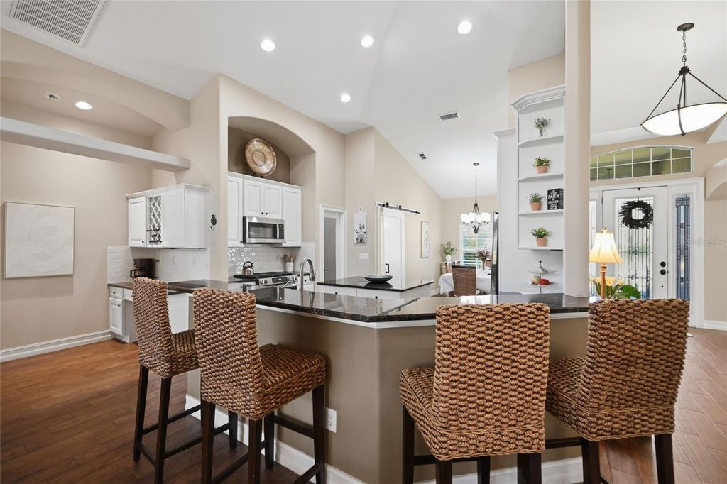 Image 19 of property listing at 12012 LONGVIEW LAKE CIRCLE, Bradenton, FL 34211