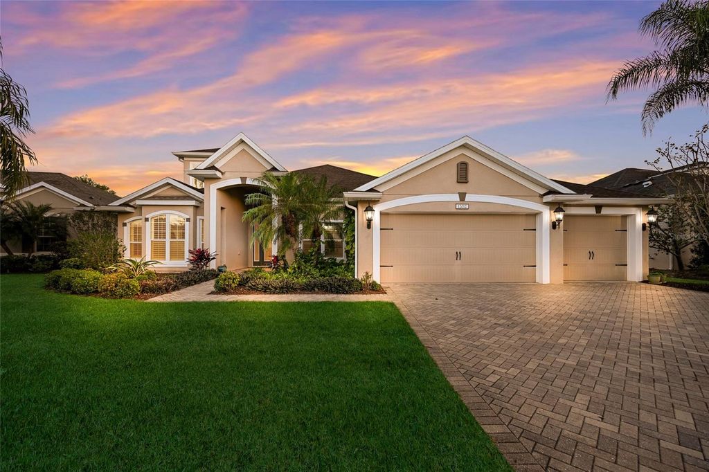 Image 3 of property listing at 12012 LONGVIEW LAKE CIRCLE, Bradenton, FL 34211