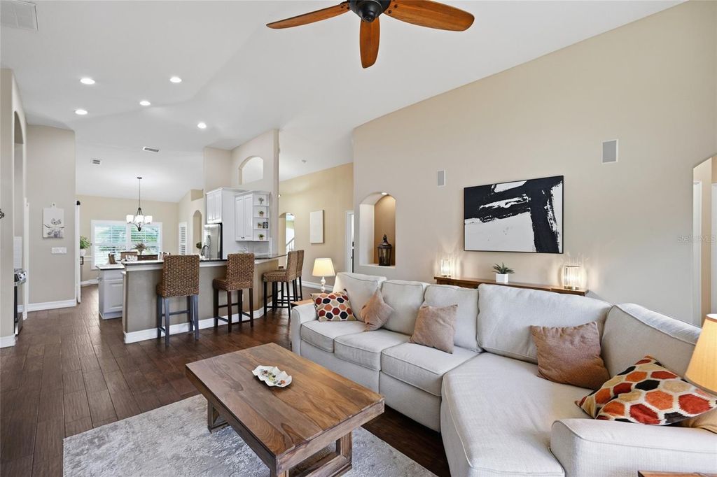 Image 21 of property listing at 12012 LONGVIEW LAKE CIRCLE, Bradenton, FL 34211