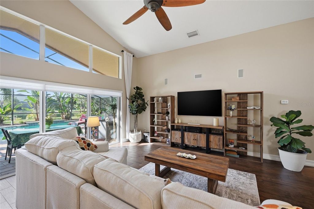 Image 23 of property listing at 12012 LONGVIEW LAKE CIRCLE, Bradenton, FL 34211