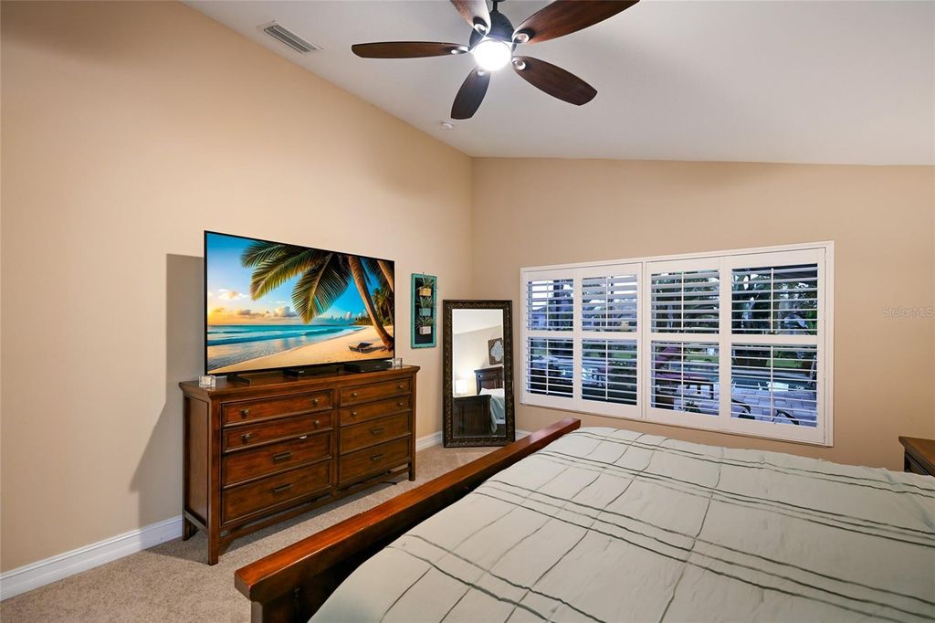 Image 27 of property listing at 12012 LONGVIEW LAKE CIRCLE, Bradenton, FL 34211