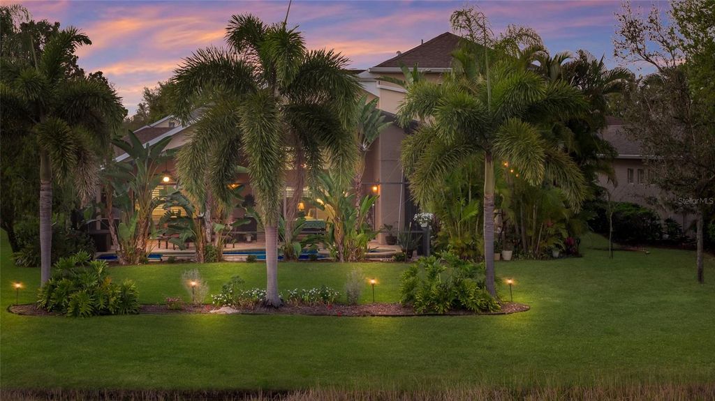 Image 5 of property listing at 12012 LONGVIEW LAKE CIRCLE, Bradenton, FL 34211