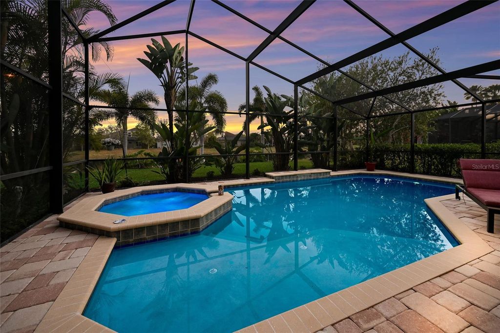 Image 50 of property listing at 12012 LONGVIEW LAKE CIRCLE, Bradenton, FL 34211