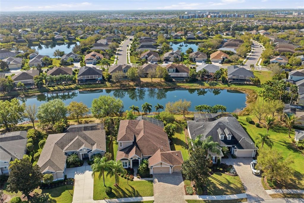 Image 6 of property listing at 12012 LONGVIEW LAKE CIRCLE, Bradenton, FL 34211