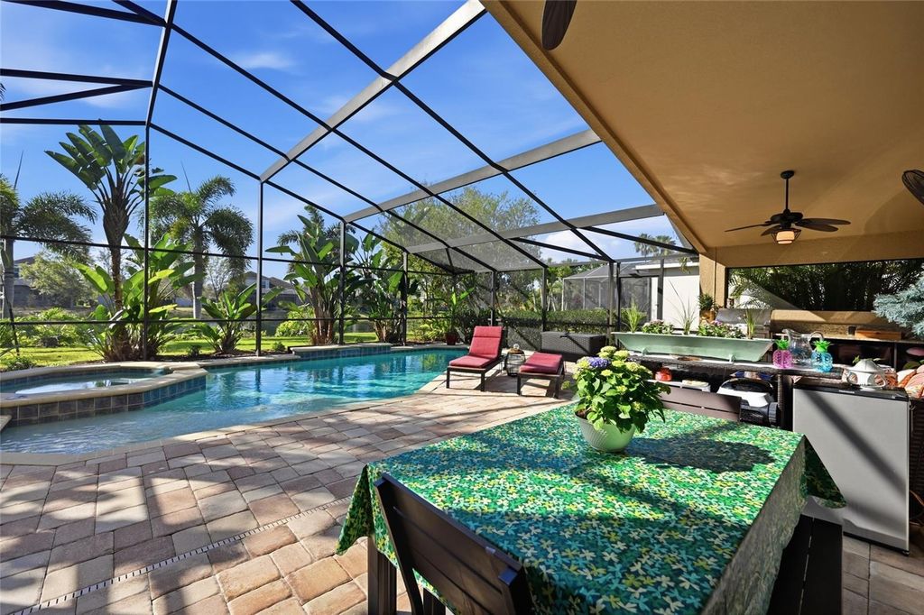 Image 54 of property listing at 12012 LONGVIEW LAKE CIRCLE, Bradenton, FL 34211