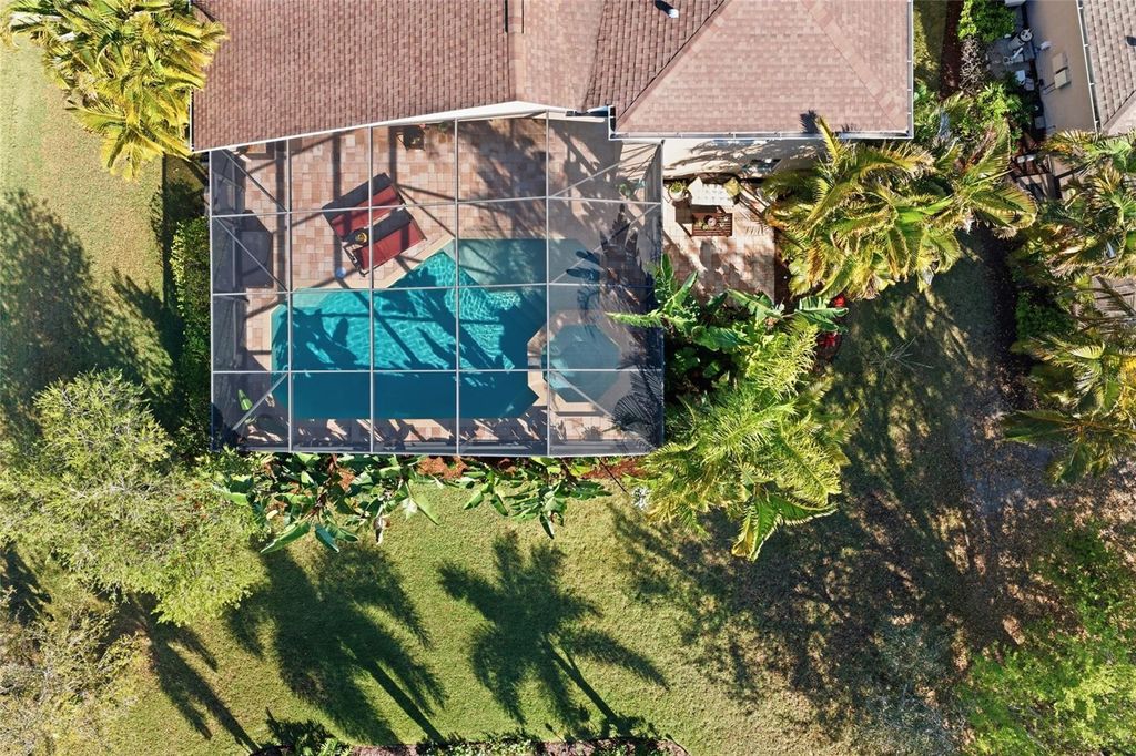 Image 60 of property listing at 12012 LONGVIEW LAKE CIRCLE, Bradenton, FL 34211