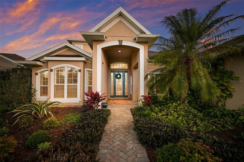 Image 7 of property listing at 12012 LONGVIEW LAKE CIRCLE, Bradenton, FL 34211