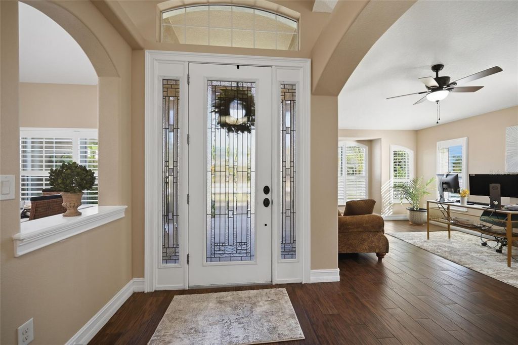 Image 8 of property listing at 12012 LONGVIEW LAKE CIRCLE, Bradenton, FL 34211