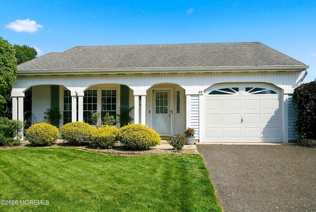 13 Appleby Place, Manchester, NJ 08759