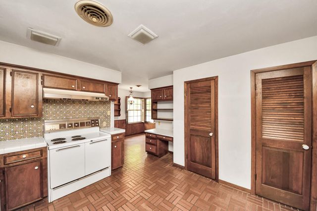 904 Victoria Drive, Richmond, TX 77469