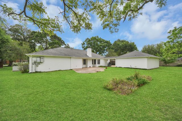 904 Victoria Drive, Richmond, TX 77469