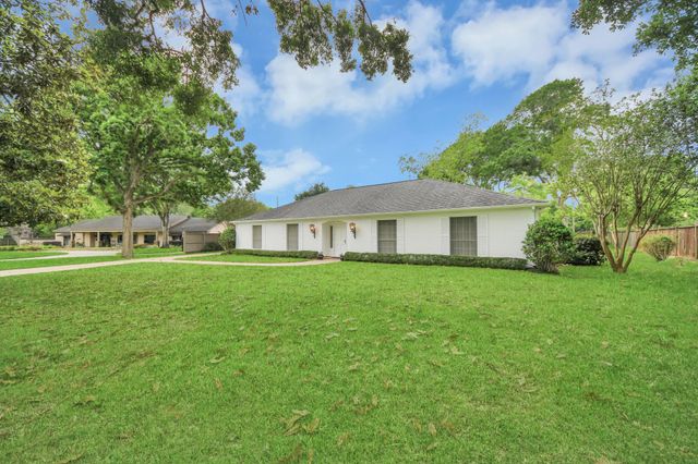 904 Victoria Drive, Richmond, TX 77469