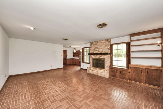 904 Victoria Drive, Richmond, TX 77469