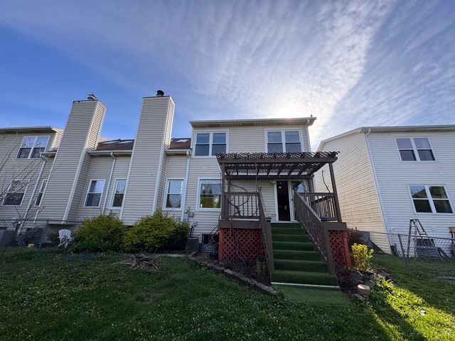 1661 ESTATE Circle 1661, Naperville, IL 60565