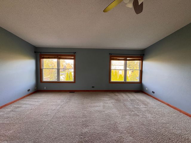 1661 ESTATE Circle 1661, Naperville, IL 60565