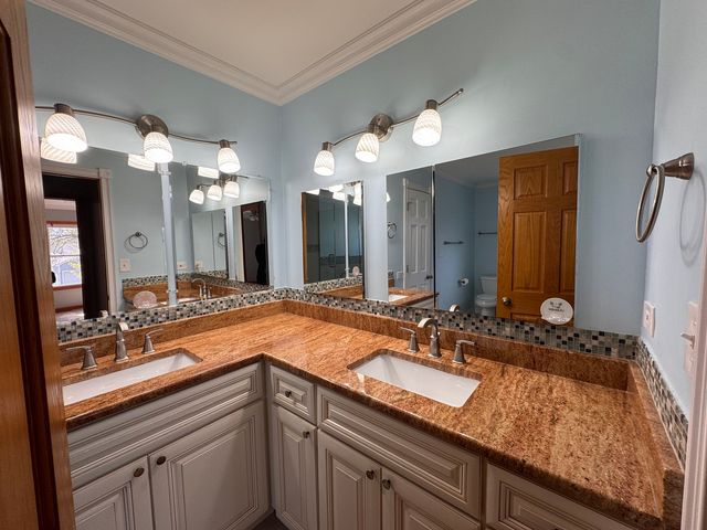 1661 ESTATE Circle 1661, Naperville, IL 60565