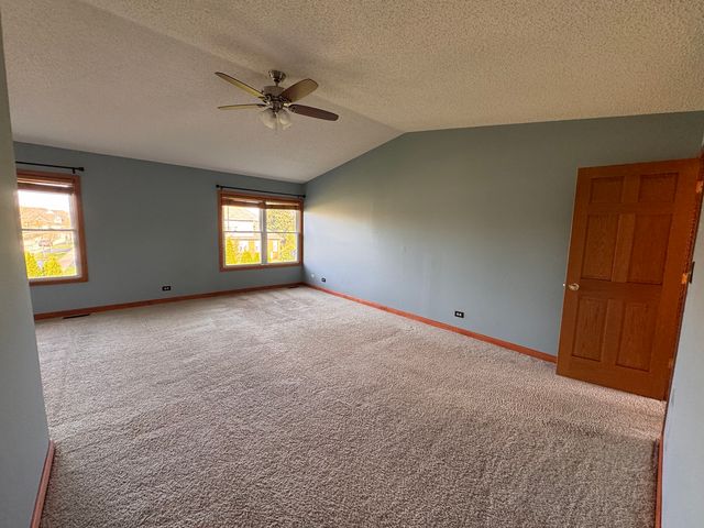 1661 ESTATE Circle 1661, Naperville, IL 60565