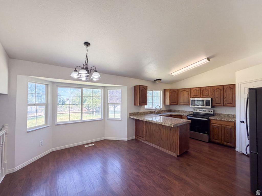 5569 S 3400 W, Roy, UT 84067 — photo 2