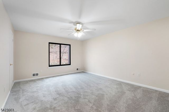 11196 Dell Pl, Stanhope Boro, NJ 07874