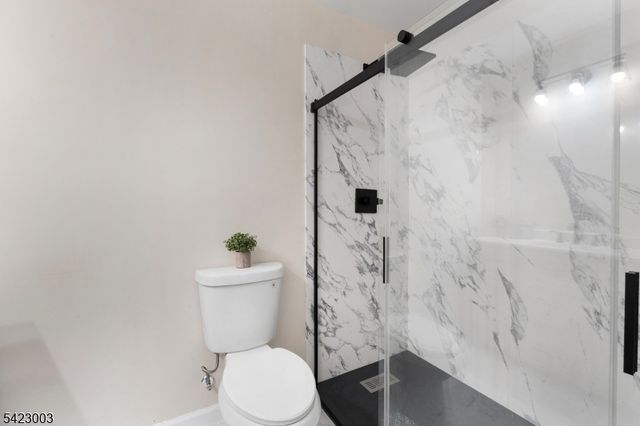 11196 Dell Pl, Stanhope Boro, NJ 07874