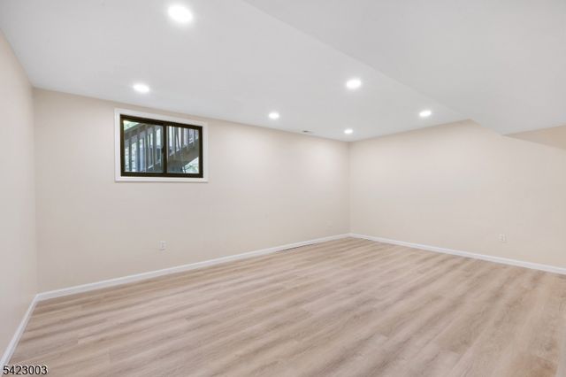 11196 Dell Pl, Stanhope Boro, NJ 07874